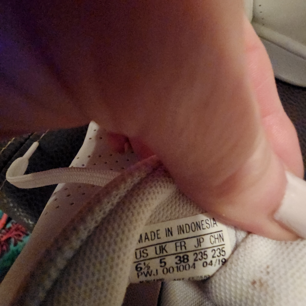 Adidas - Picture 3 of 5